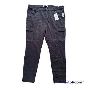 NWT Old Navy super skinny, high rise, rockstar “jeans” in size 18